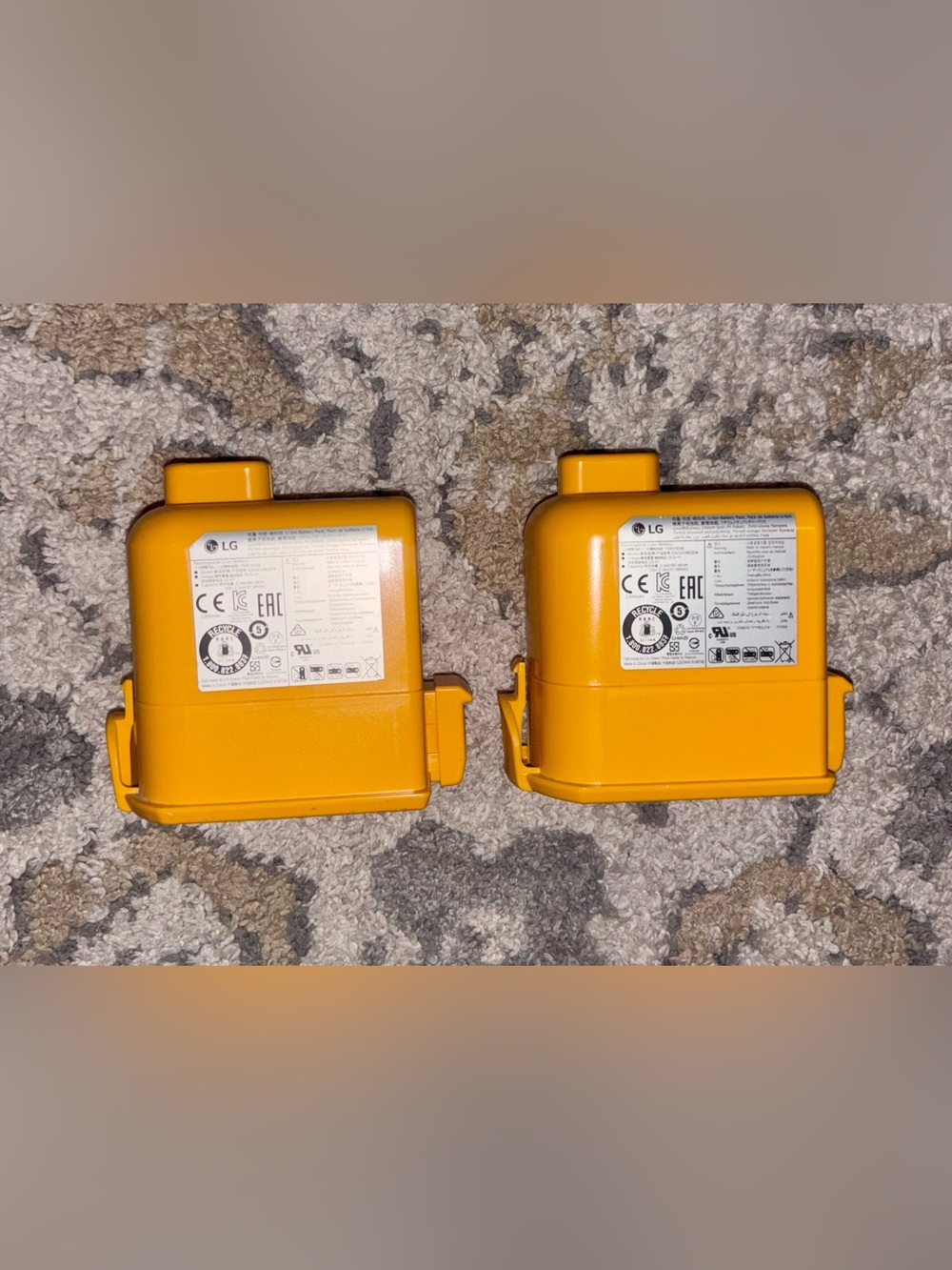 LG CordZero A9 Rechargeable Lithium-ion Battery Lot Of 2 - EAC63382204.